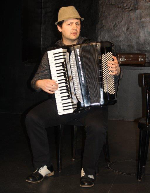 Mikail Yakut und Akkordeon Mikail Yakut und Akkordeon