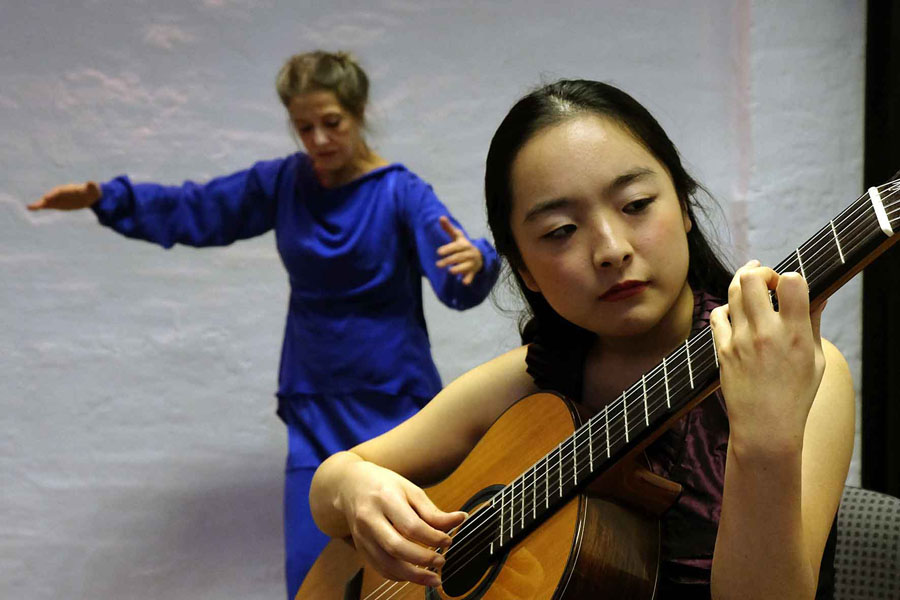Birgit Hering, Eurythmie, Kanahi Yamashita, Gitarre